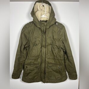 Woman’s American Eagle Coat Green Medium